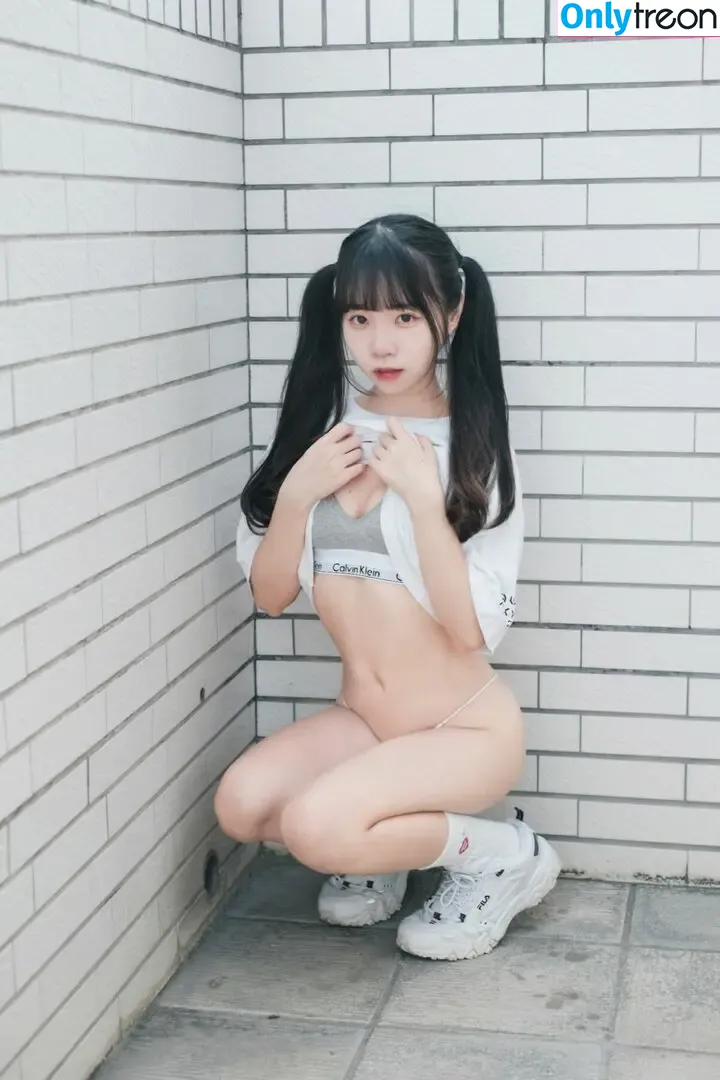 Kexuanw nude photo #0071 (winter131402 / 可可小白兔)