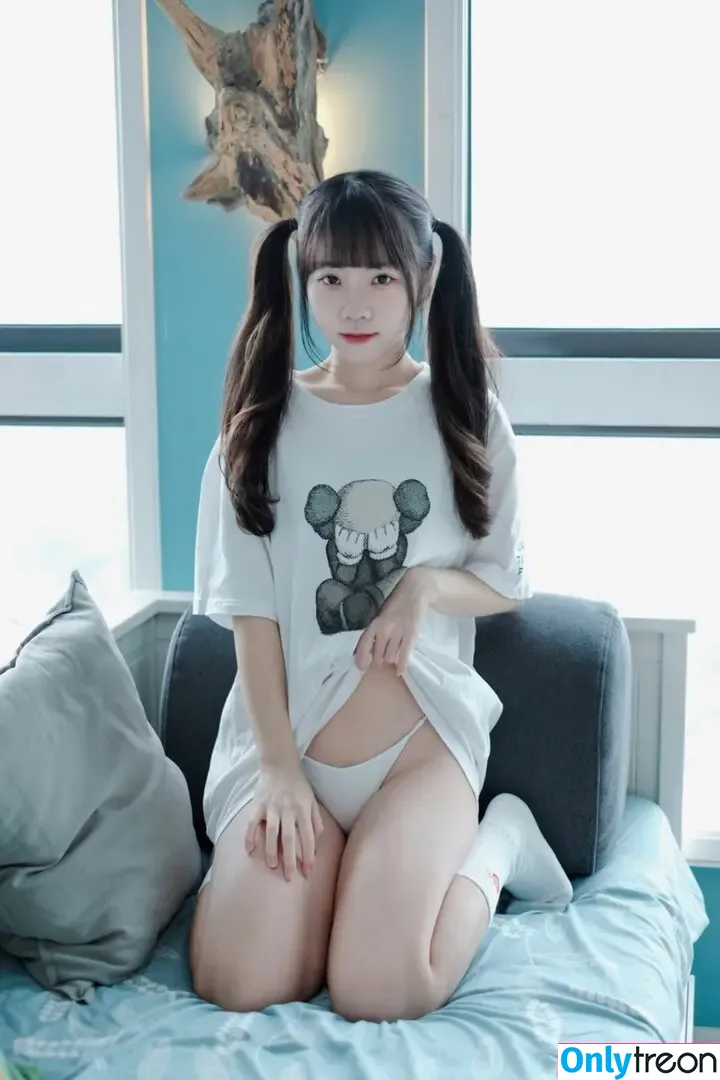 Kexuanw nude photo #0087 (winter131402 / 可可小白兔)