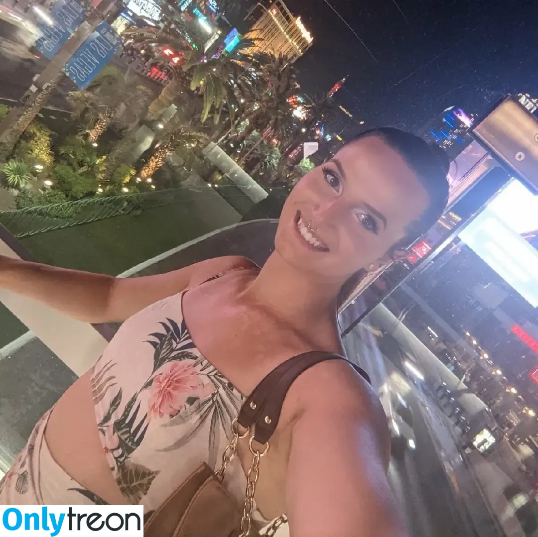 Kezra Knight nude photo #0003 (keiraknight / kezraknight)