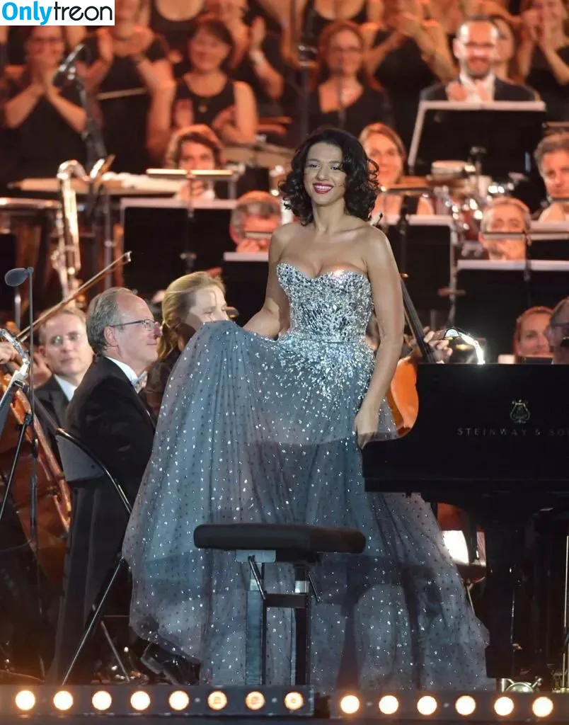 Khatia Buniatishvili nude photo #0006 (khatiabuniatishvili)