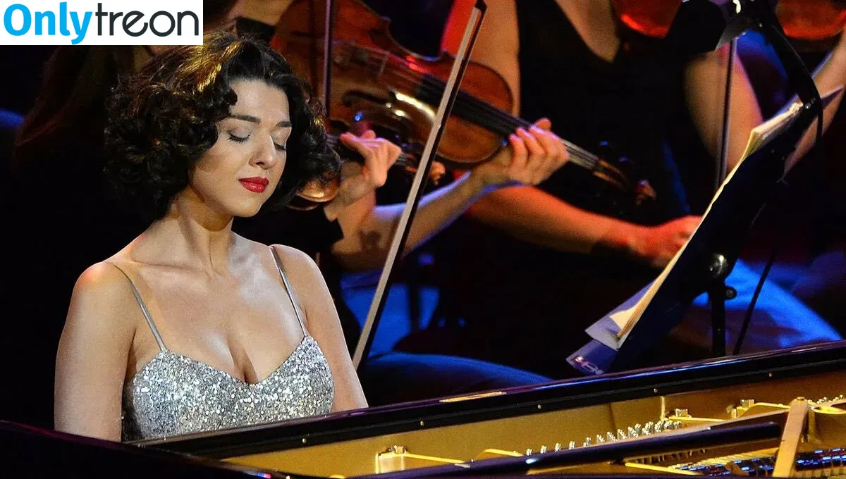 Khatia Buniatishvili nude photo #0022 (khatiabuniatishvili)