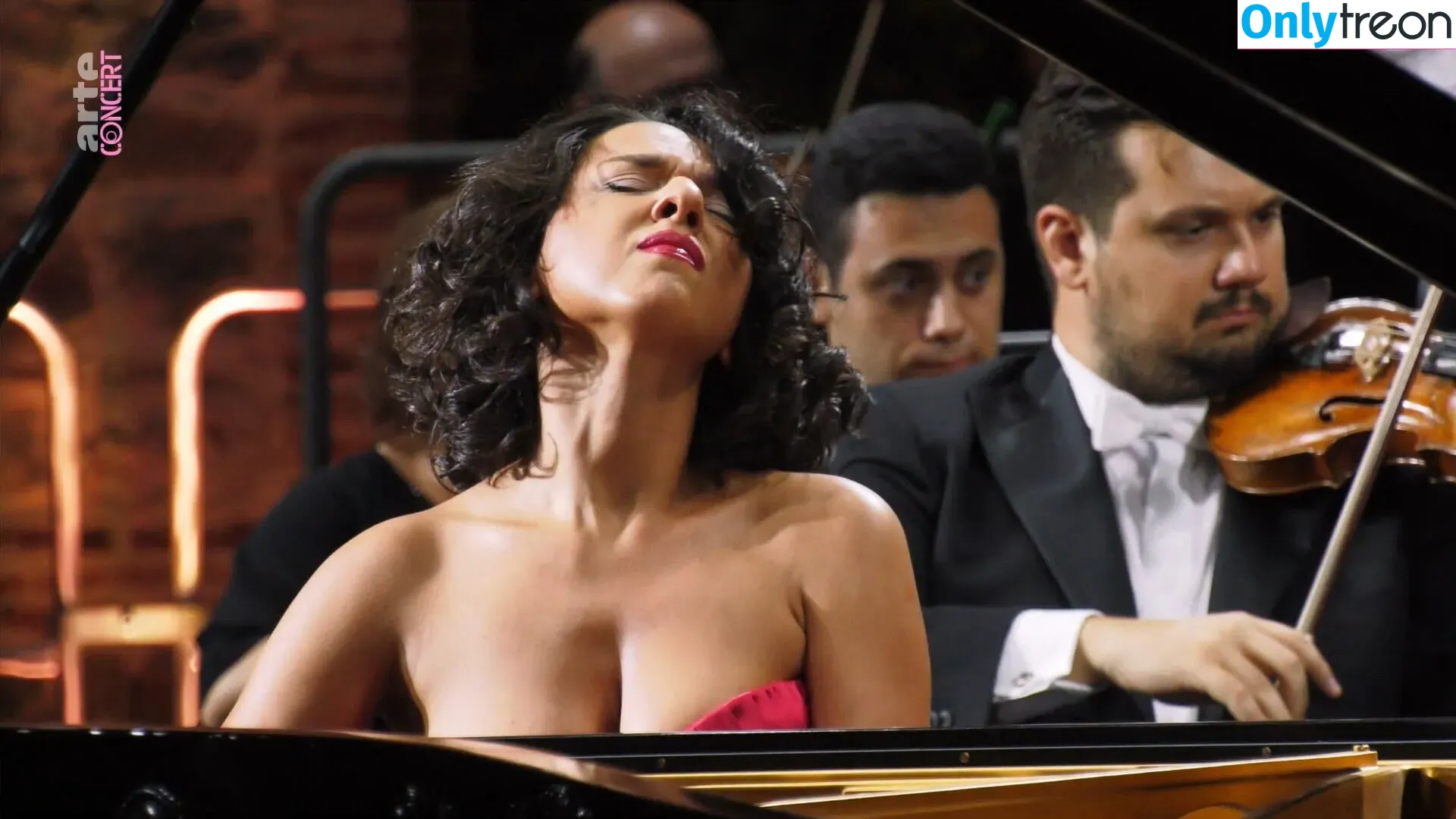 Khatia Buniatishvili nude photo #0054 (khatiabuniatishvili)