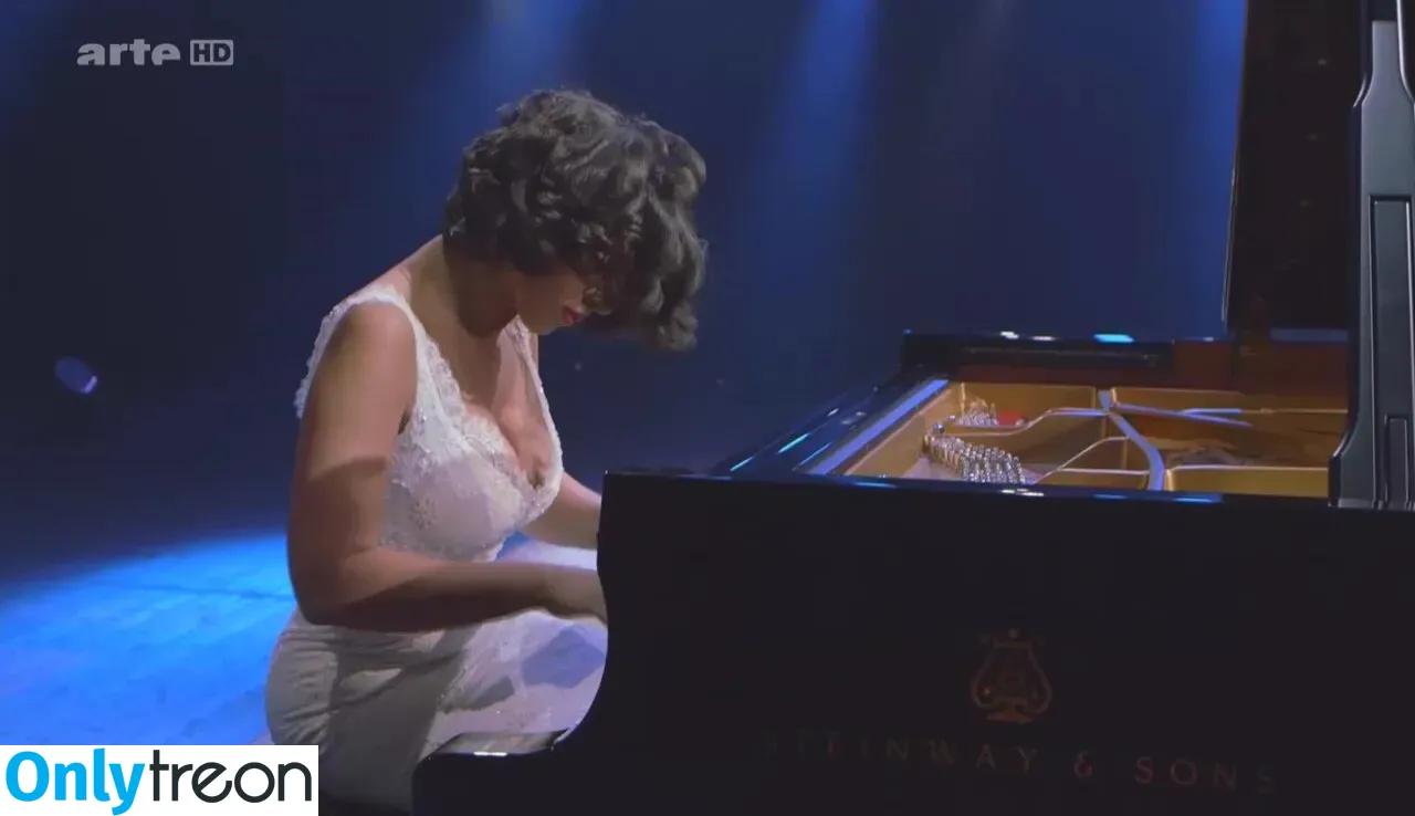 Khatia Buniatishvili голая photo #0095 (khatiabuniatishvili)