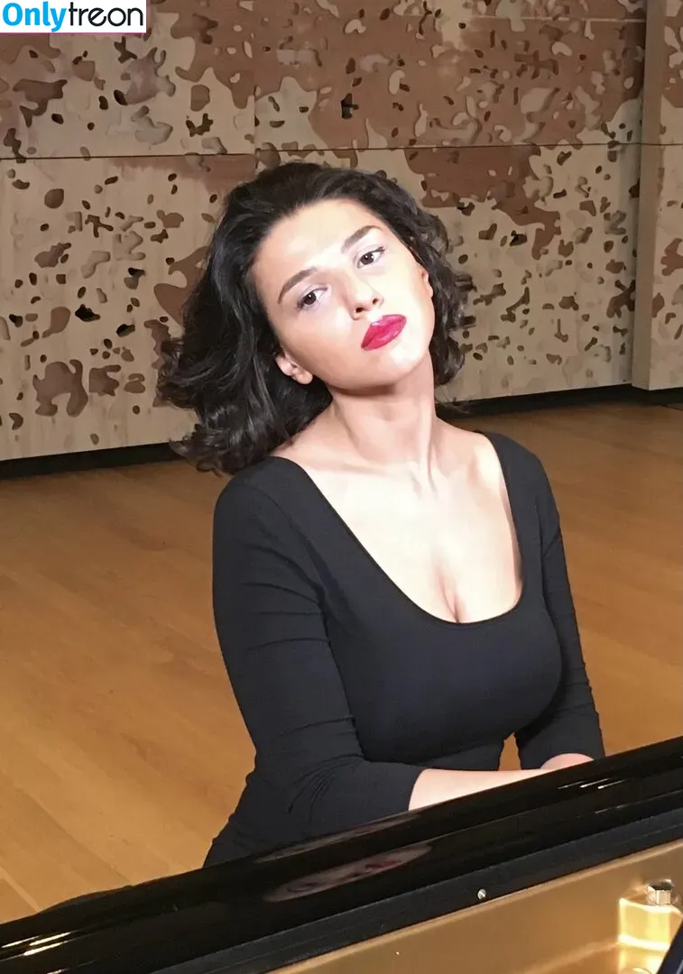 Khatia Buniatishvili nude photo #0126 (khatiabuniatishvili)