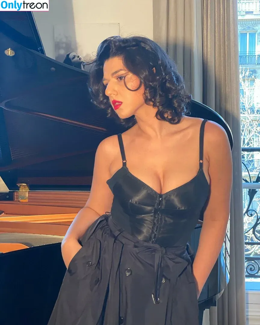 Khatia Buniatishvili nude photo #0133 (khatiabuniatishvili)