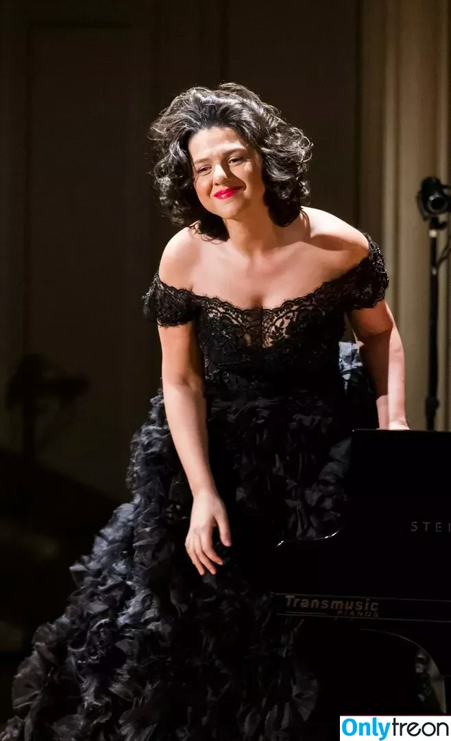 Khatia Buniatishvili nude photo #0157 (khatiabuniatishvili)