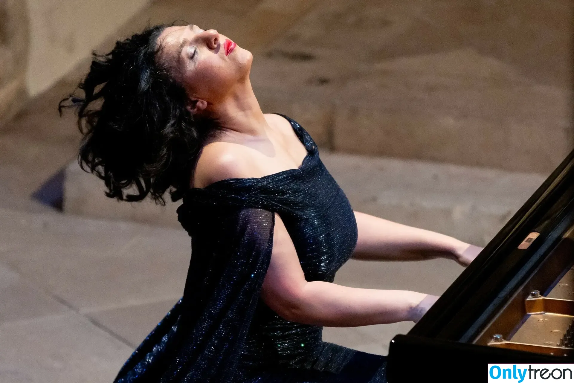 Khatia Buniatishvili nude photo #0181 (khatiabuniatishvili)
