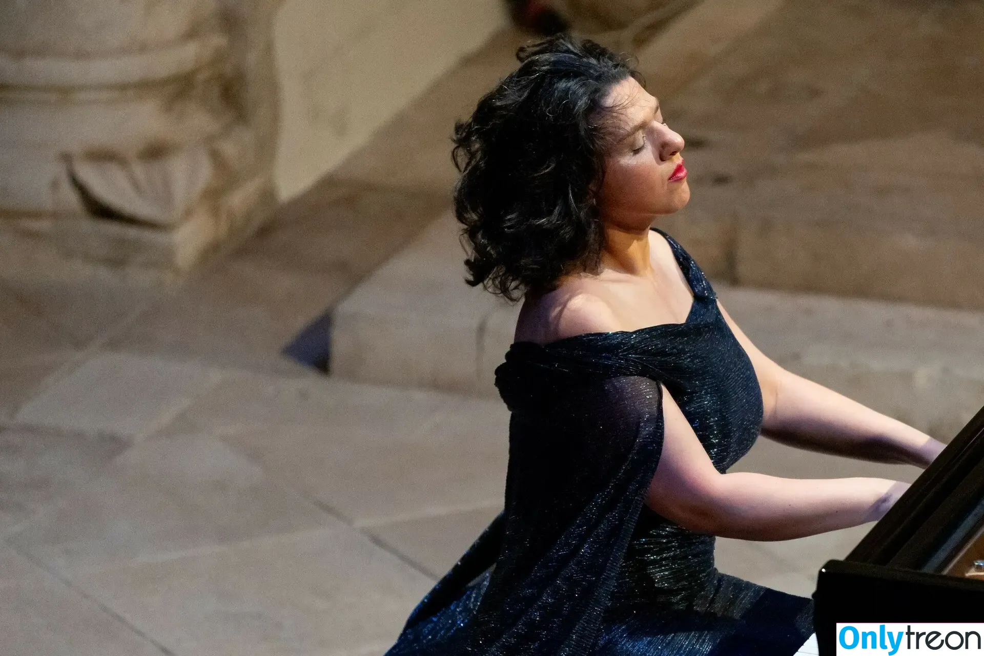 Khatia Buniatishvili nude photo #0182 (khatiabuniatishvili)