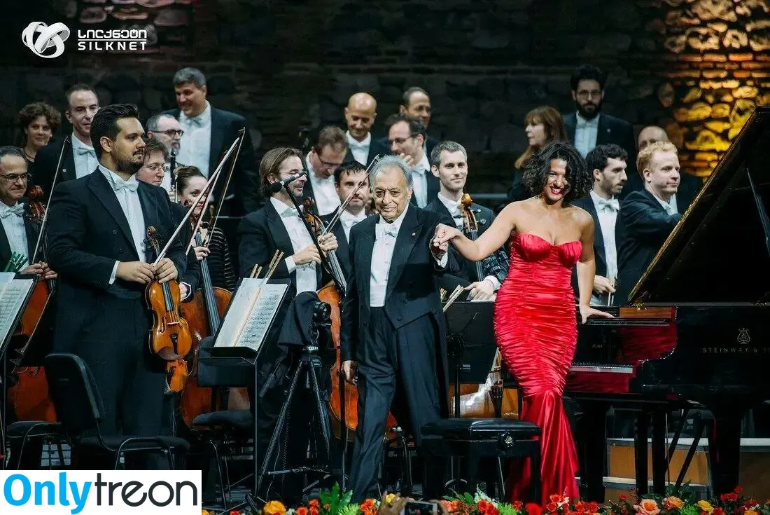 Khatia Buniatishvili nude photo #0189 (khatiabuniatishvili)