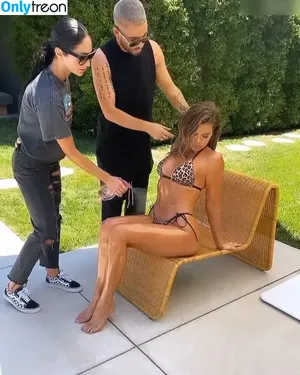 Khloé Kardashian / khloekardashian nude photo #0068