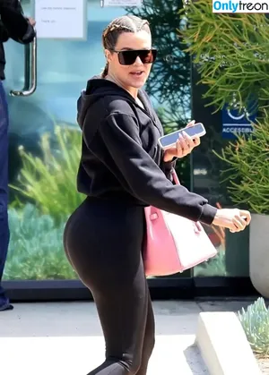 Khloé Kardashian / khloekardashian nude photo #0212