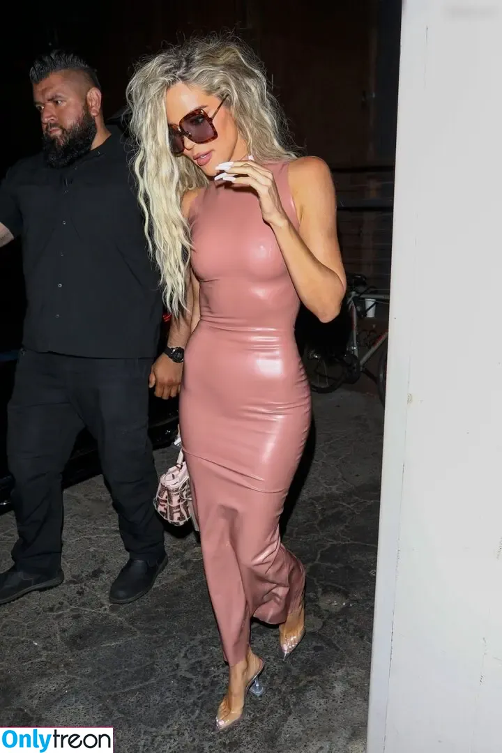 Khloé Kardashian nude photo #0015 (khloekardashian)