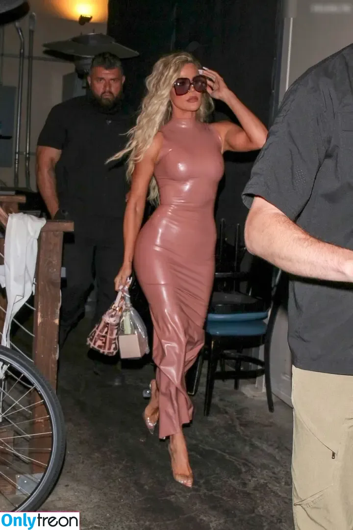 Khloé Kardashian nude photo #0024 (khloekardashian)