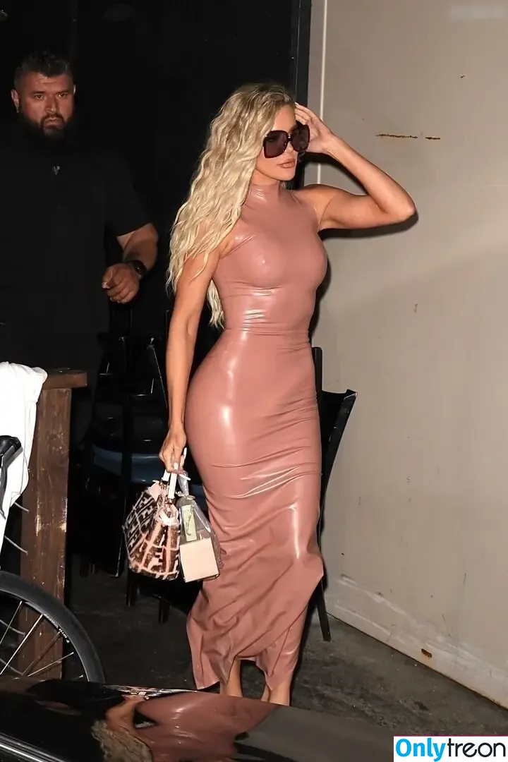 Khloé Kardashian nude photo #0030 (khloekardashian)