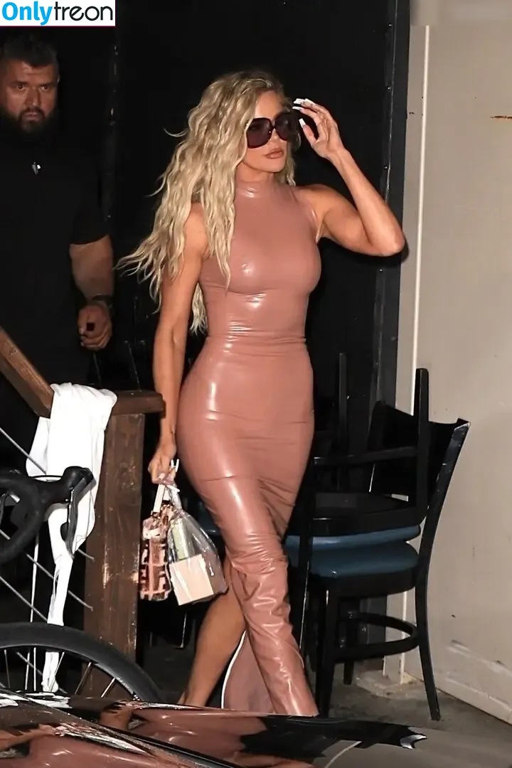 Khloé Kardashian nude photo #0032 (khloekardashian)