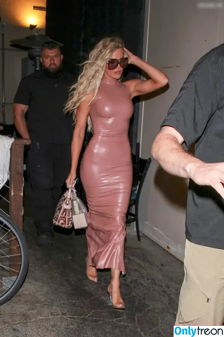 Khloé Kardashian nude photo #0035 (khloekardashian)