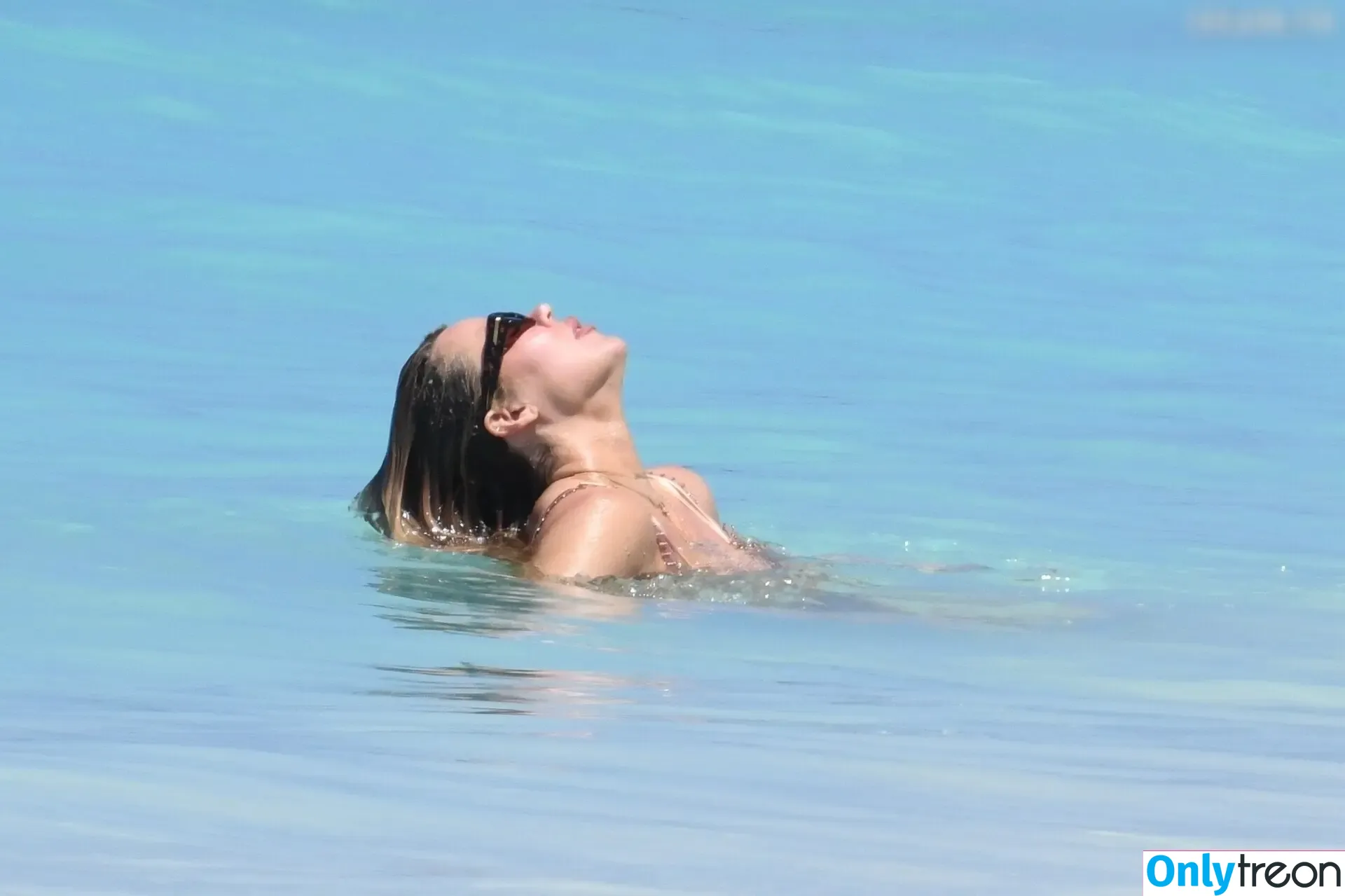 Khloé Kardashian nude photo #0191 (khloekardashian)
