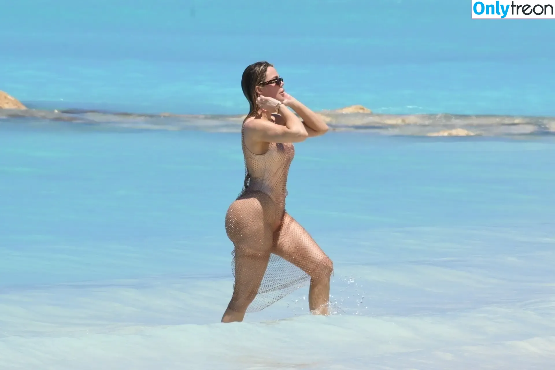 Khloé Kardashian nude photo #0192 (khloekardashian)