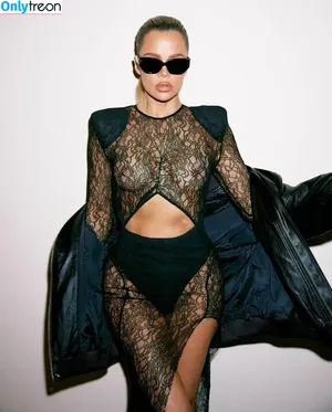 Khloe Kardashian / khloekardashian nude photo #0418