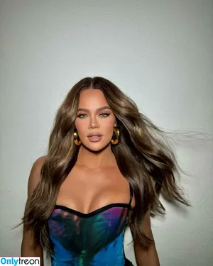 Khloe Kardashian / khloekardashian nude photo #0537