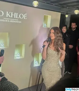 Khloe Kardashian / khloekardashian фото голая #0624