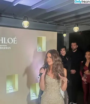 Khloe Kardashian / khloekardashian фото голая #0626
