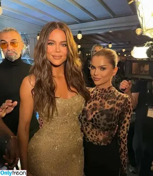 Khloe Kardashian / khloekardashian фото голая #0643