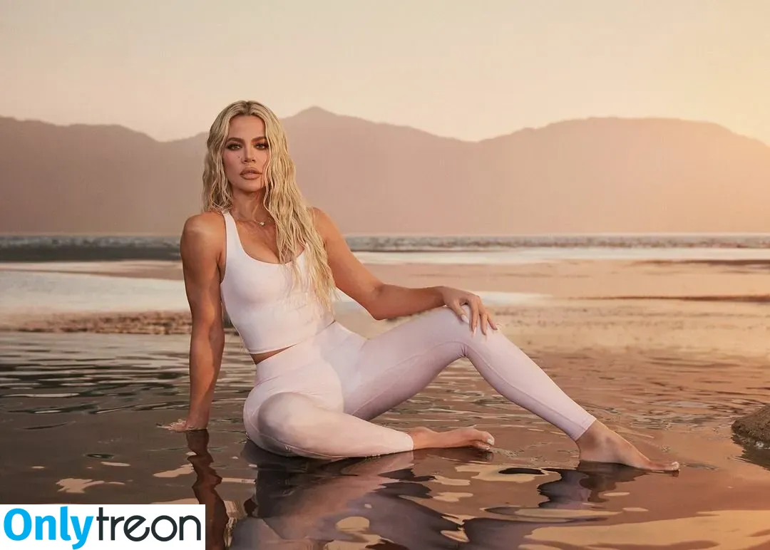 Khloe Kardashian nude photo #0286 (khloekardashian)