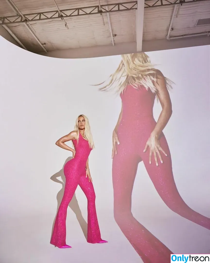 Khloe Kardashian голая photo #0307 (khloekardashian)
