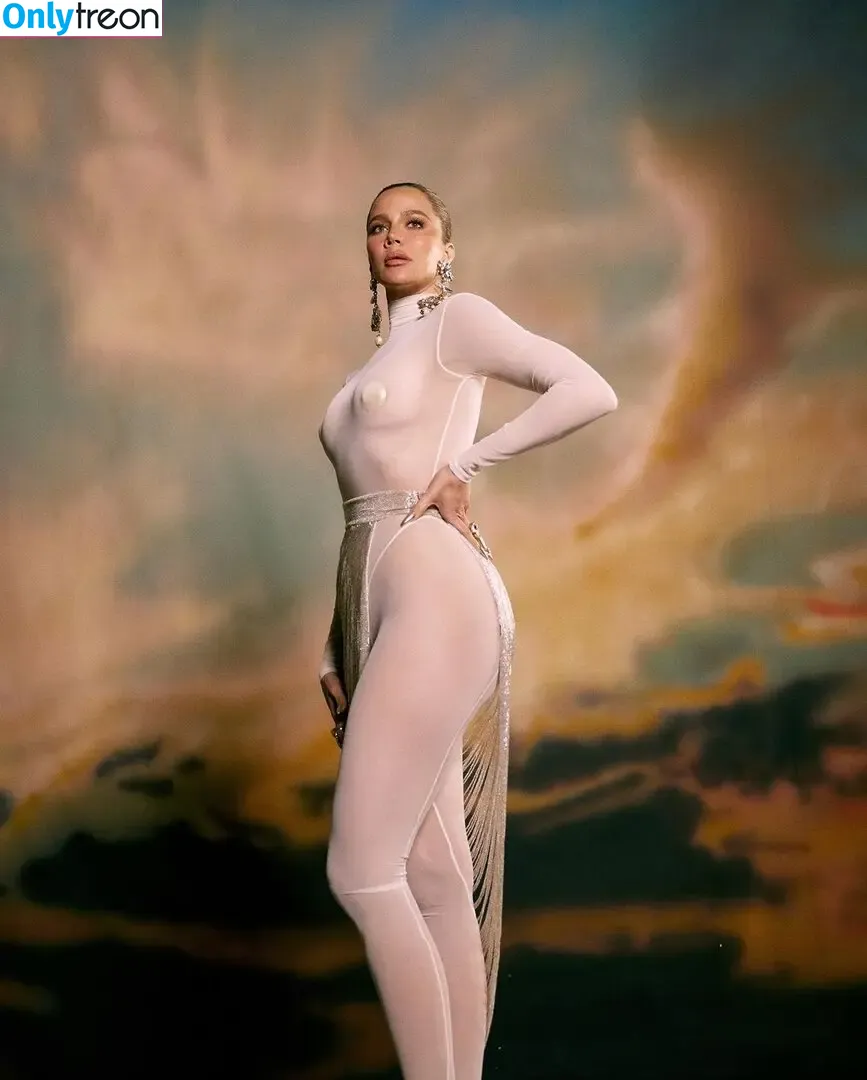 Khloe Kardashian nude photo #0444 (khloekardashian)