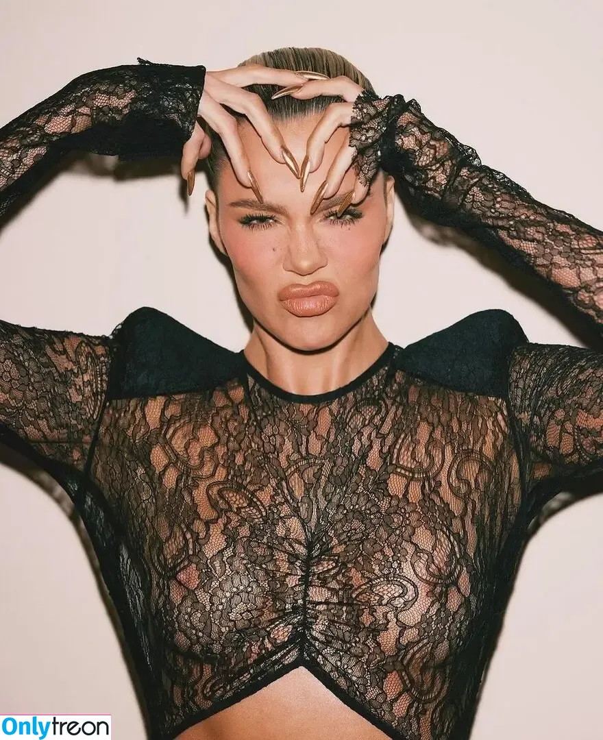 Khloe Kardashian nude photo #0446 (khloekardashian)