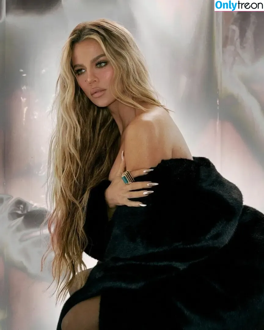 Khloe Kardashian nude photo #0465 (khloekardashian)