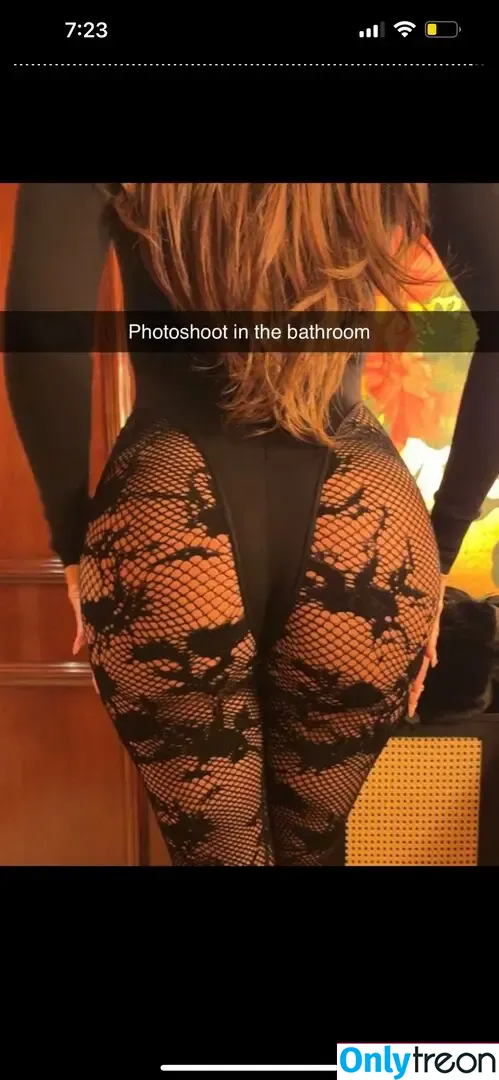 Khloe Kardashian голая photo #0593 (khloekardashian)