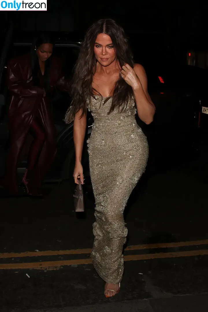 Khloe Kardashian голая photo #0613 (khloekardashian)