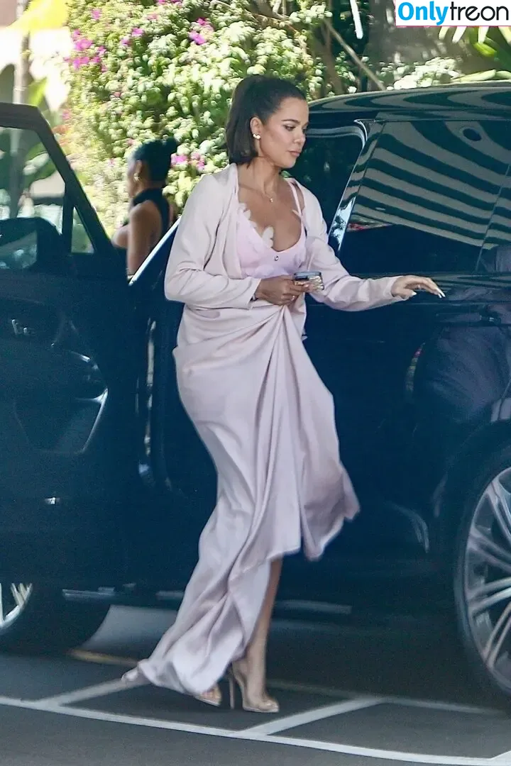 Khloe Kardashian голая photo #0775 (khloekardashian)