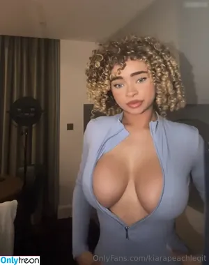 Kiara Peachy /  / KiaraPeach / KiaraPeachy / kiarapeachlegit nude photo #0351