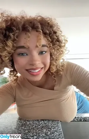 Kiara Peachy /  / KiaraPeach / KiaraPeachy / kiarapeachlegit nude photo #0355