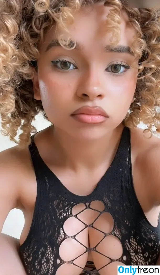 Kiara Peachy голая photo #0281 ( / KiaraPeach / KiaraPeachy / kiarapeachlegit)