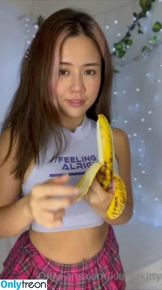 Kiaraakitty nude photo #0187 (Kiaraakitty)