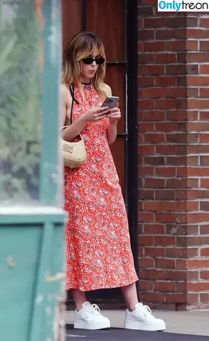 Kiernan Shipka / AdventuresSabrina / kiernanshipka фото голая #2299