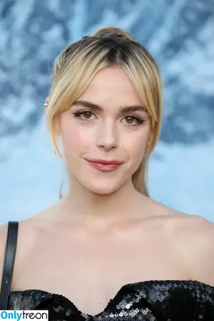 Kiernan Shipka / AdventuresSabrina / kiernanshipka фото голая #2348