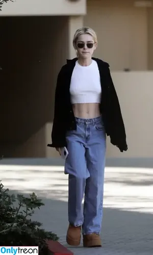 Kiernan Shipka / AdventuresSabrina / kiernanshipka фото голая #2371