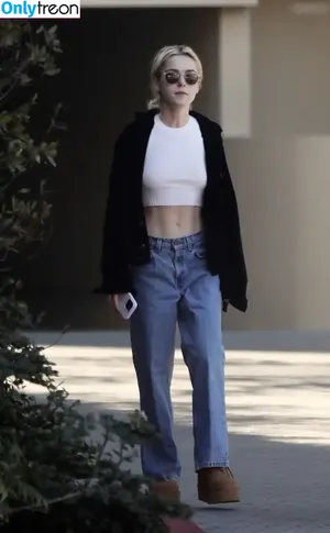 Kiernan Shipka / AdventuresSabrina / kiernanshipka фото голая #2373