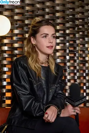 Kiernan Shipka / AdventuresSabrina / kiernanshipka фото голая #2416