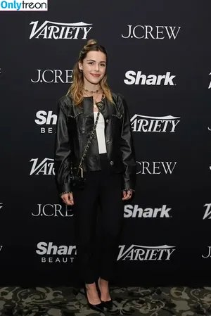 Kiernan Shipka / AdventuresSabrina / kiernanshipka фото голая #2418