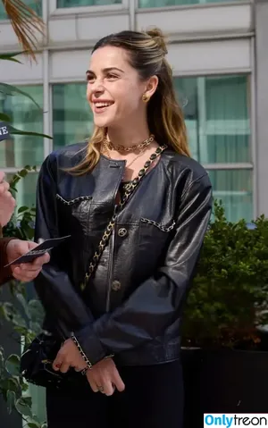 Kiernan Shipka / AdventuresSabrina / kiernanshipka фото голая #2424
