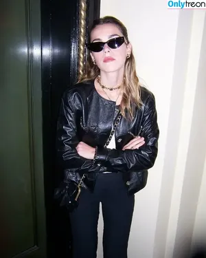 Kiernan Shipka / AdventuresSabrina / kiernanshipka фото голая #2437