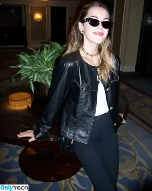 Kiernan Shipka / AdventuresSabrina / kiernanshipka фото голая #2438