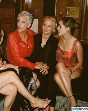 Kiernan Shipka / AdventuresSabrina / kiernanshipka фото голая #2464