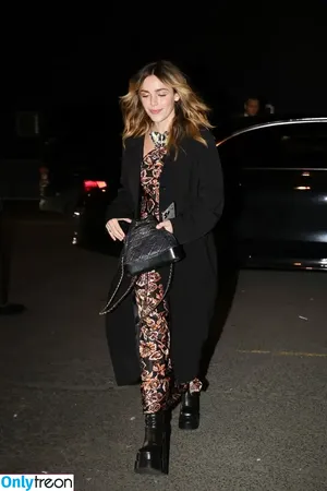 Kiernan Shipka / AdventuresSabrina / kiernanshipka фото голая #2496